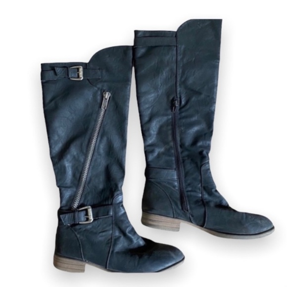 👢BOOTS at a Glance - Picture 2 of 5